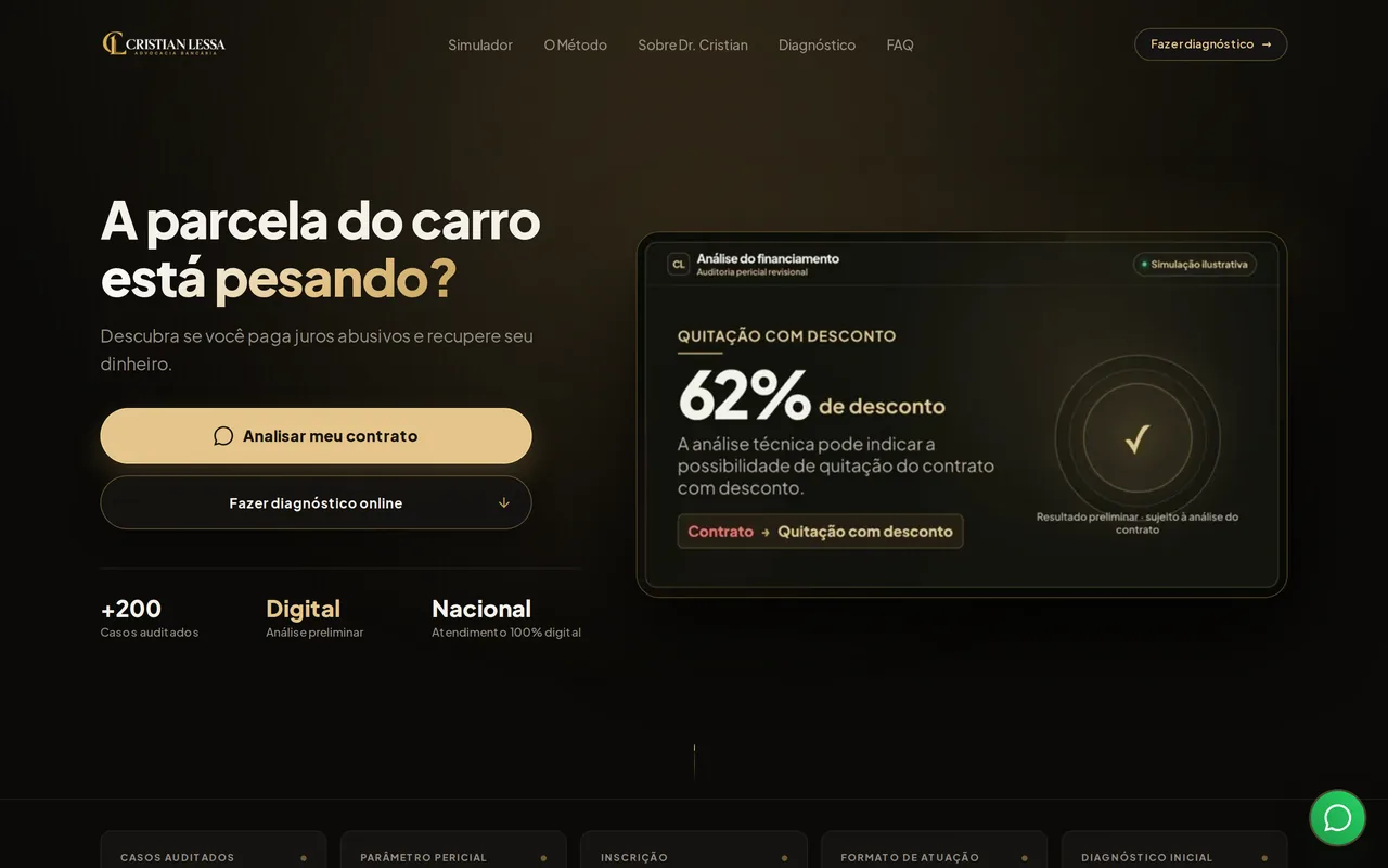 Site do Dr. Cristian Lessa, advocacia bancária: página escura com a chamada sobre a parcela do carro e, ao lado, um painel de análise de financiamento com uma simulação ilustrativa de quitação do contrato com desconto.